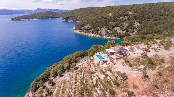 House for 5 Guests with Infinity Pool in Vrh