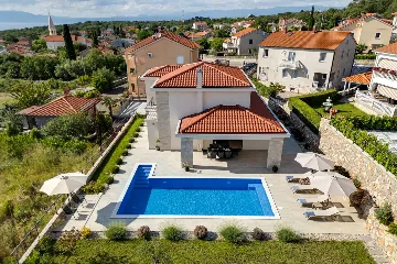 House in Sveti Vid for 8 guests with sea view pool