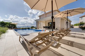 House in Sveti Vid for 8 guests with sea view pool