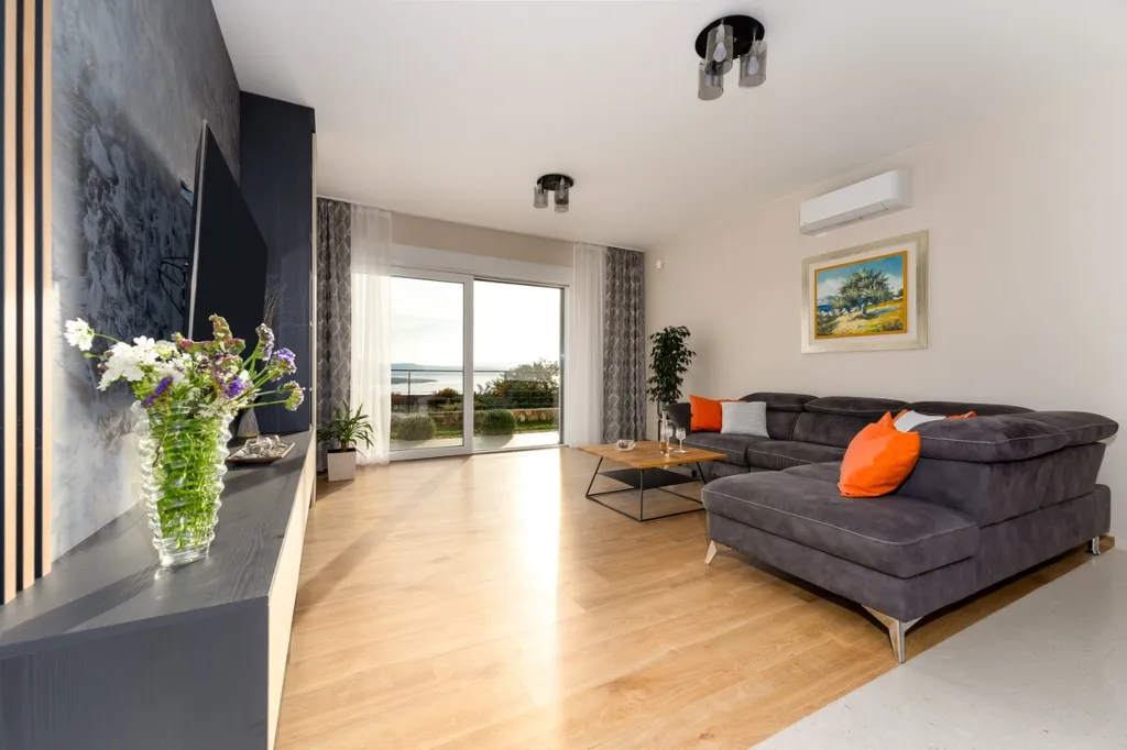 House in Sveti Vid for 8 guests with sea view pool