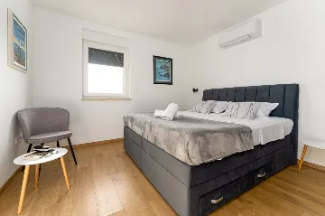 House in Sveti Vid for 8 guests with sea view pool