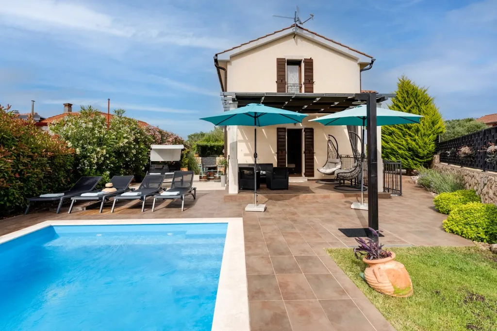 Romantic Villa with Private Pool in Dobrinj