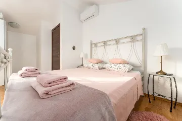 Romantic Villa with Private Pool in Dobrinj