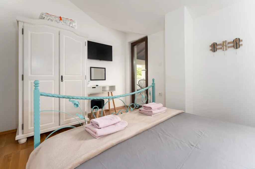 Romantic Villa with Private Pool in Dobrinj