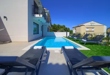 Modern 3-Bedroom Villa in Krk for 8 Guests