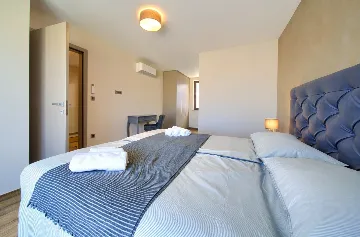 Modern 3-Bedroom Villa in Krk for 8 Guests