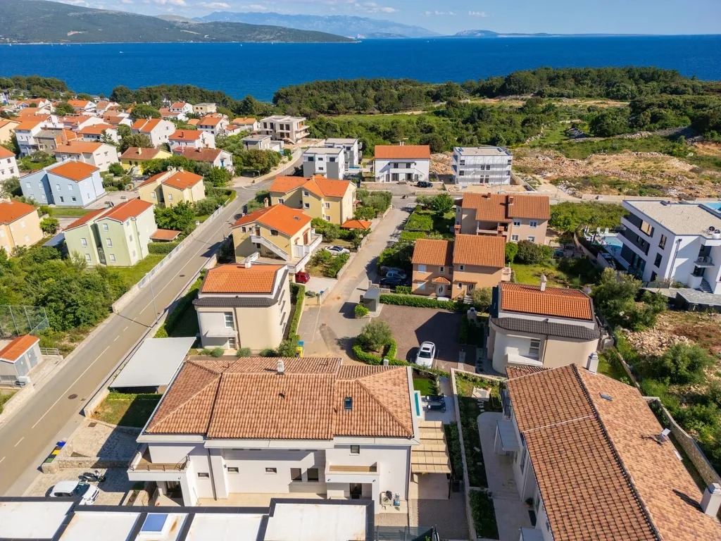 Modern 3-Bedroom Villa in Krk for 8 Guests