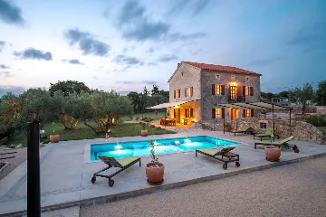 5-Bedroom Villa for 10 in Skrbčići
