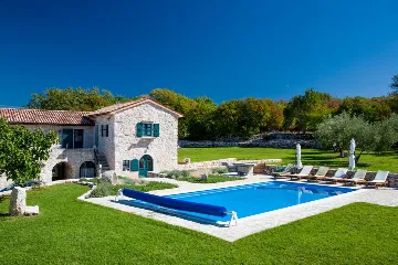 3-Bedroom House in Strilčići with Pool & Sea Views