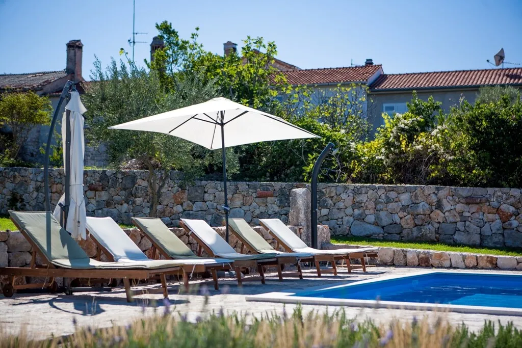 3-Bedroom House in Strilčići with Pool & Sea Views