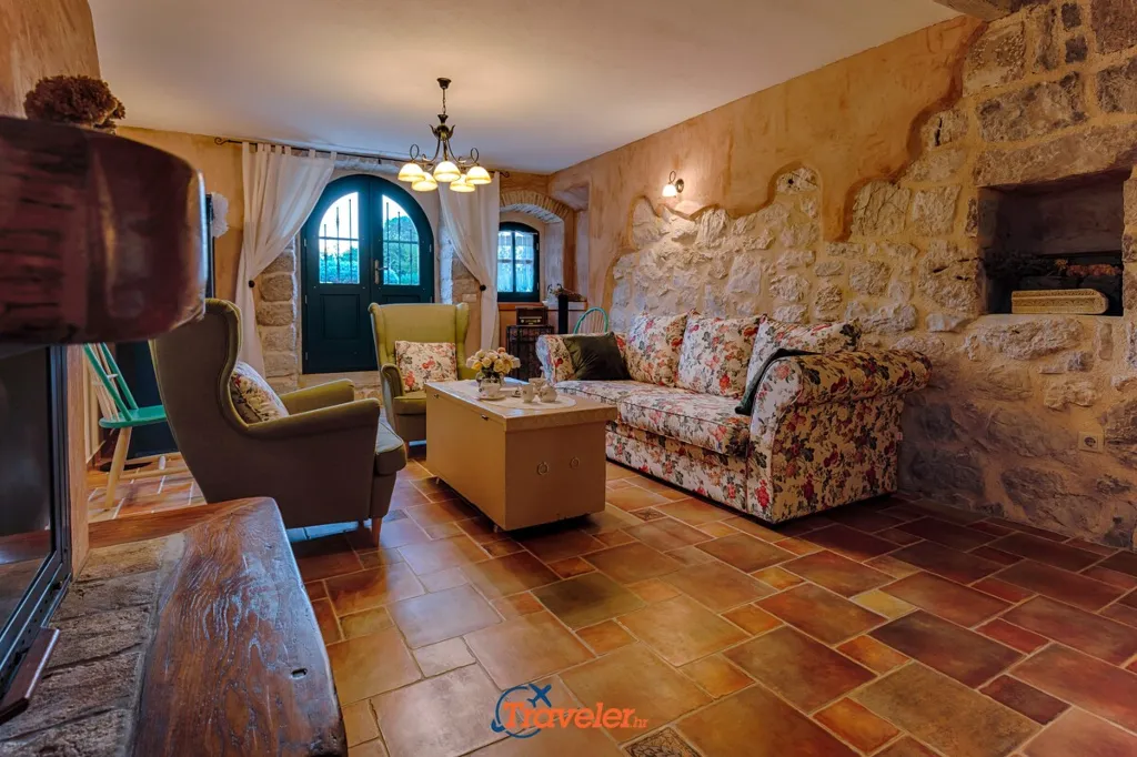 3-Bedroom House in Strilčići with Pool & Sea Views