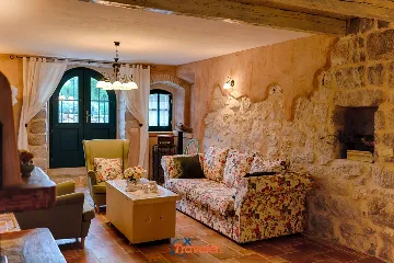 3-Bedroom House in Strilčići with Pool & Sea Views