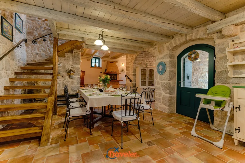 3-Bedroom House in Strilčići with Pool & Sea Views