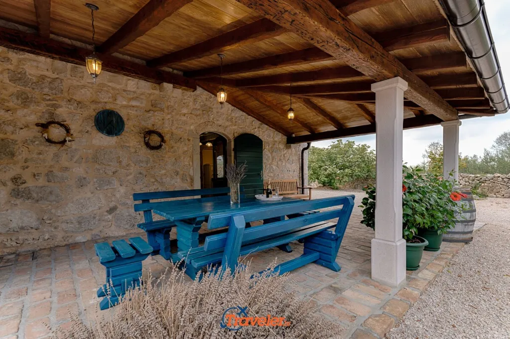 3-Bedroom House in Strilčići with Pool & Sea Views