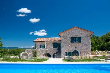 3-Bedroom House in Strilčići with Pool & Sea Views