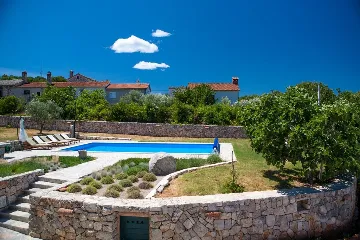 3-Bedroom House in Strilčići with Pool & Sea Views