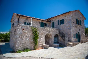 3-Bedroom House in Strilčići with Pool & Sea Views