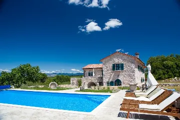 3-Bedroom House in Strilčići with Pool & Sea Views