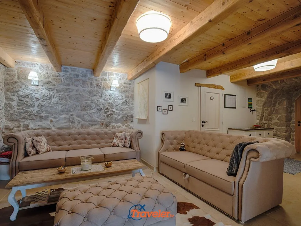 Renovated House with Private Pool in Gabonjin