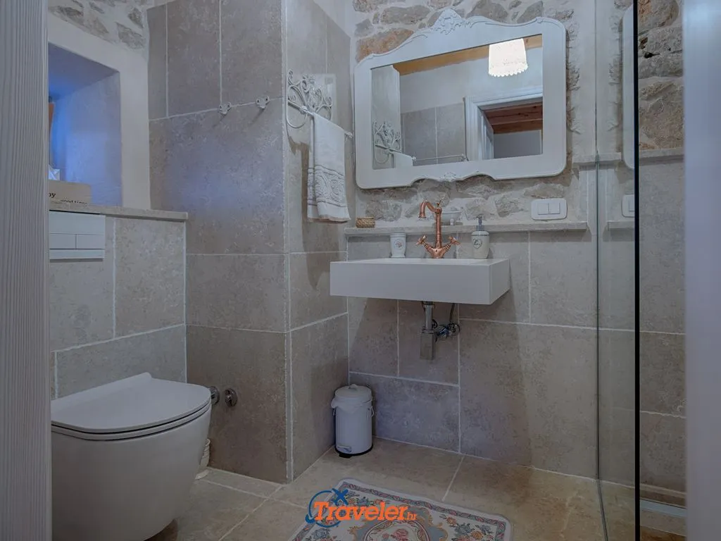 Renovated House with Private Pool in Gabonjin