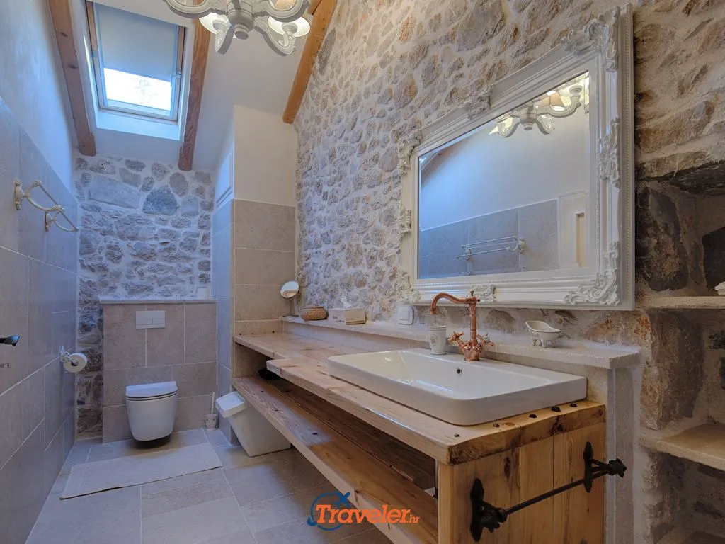 Renovated House with Private Pool in Gabonjin