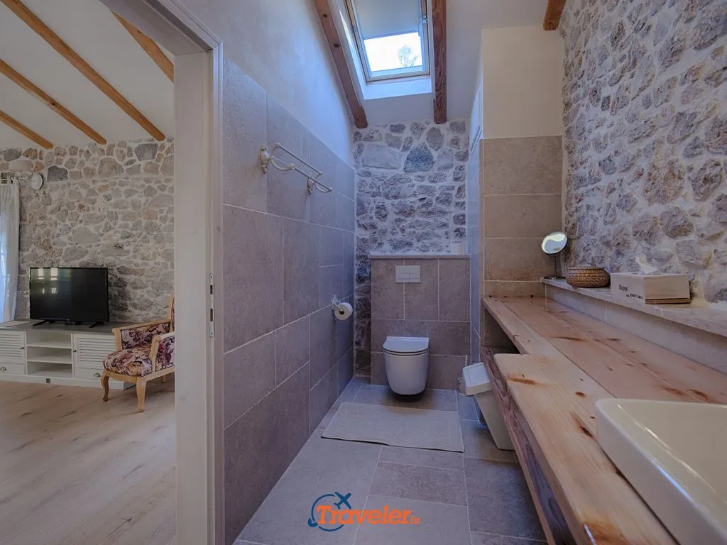 Renovated House with Private Pool in Gabonjin