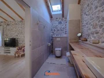 Renovated House with Private Pool in Gabonjin