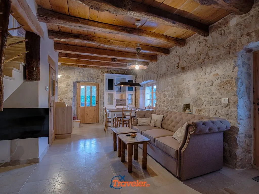 Renovated House with Private Pool in Gabonjin