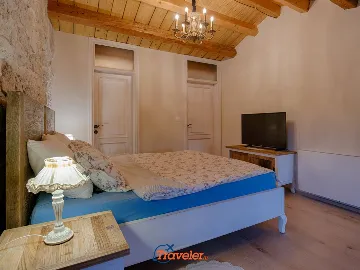 Renovated House with Private Pool in Gabonjin