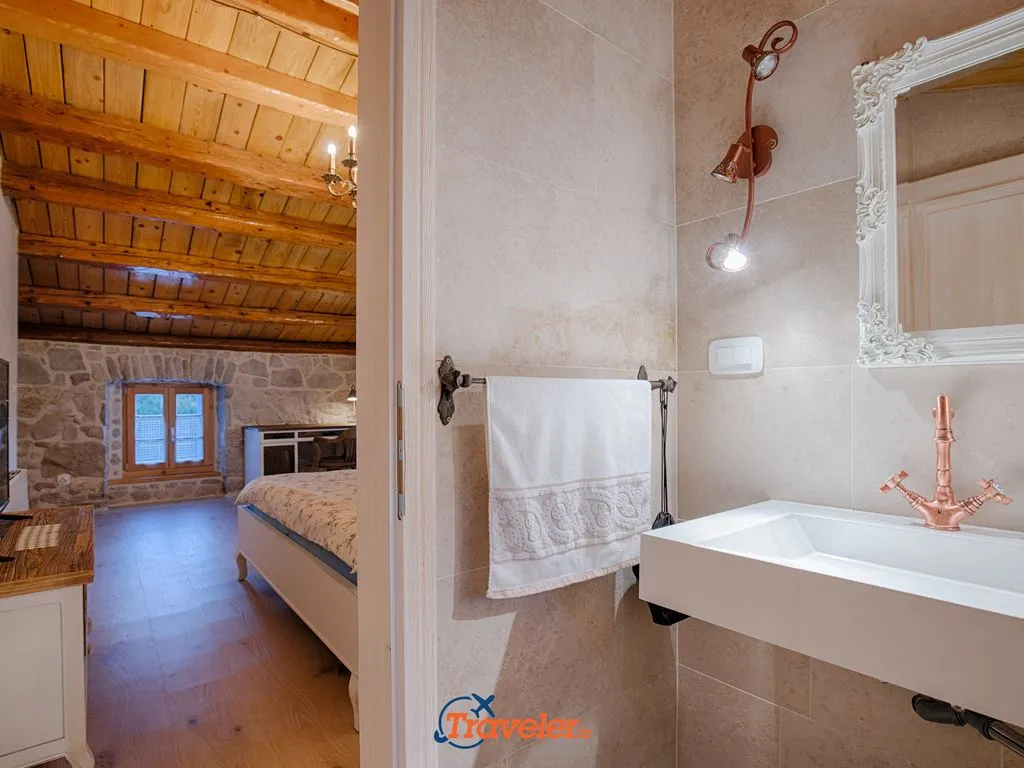 Renovated House with Private Pool in Gabonjin