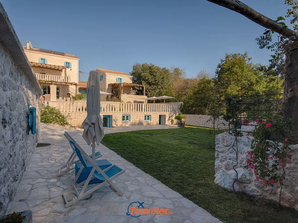 Renovated House with Private Pool in Gabonjin