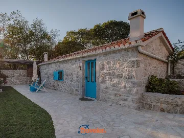 Renovated House with Private Pool in Gabonjin