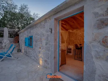 Renovated House with Private Pool in Gabonjin