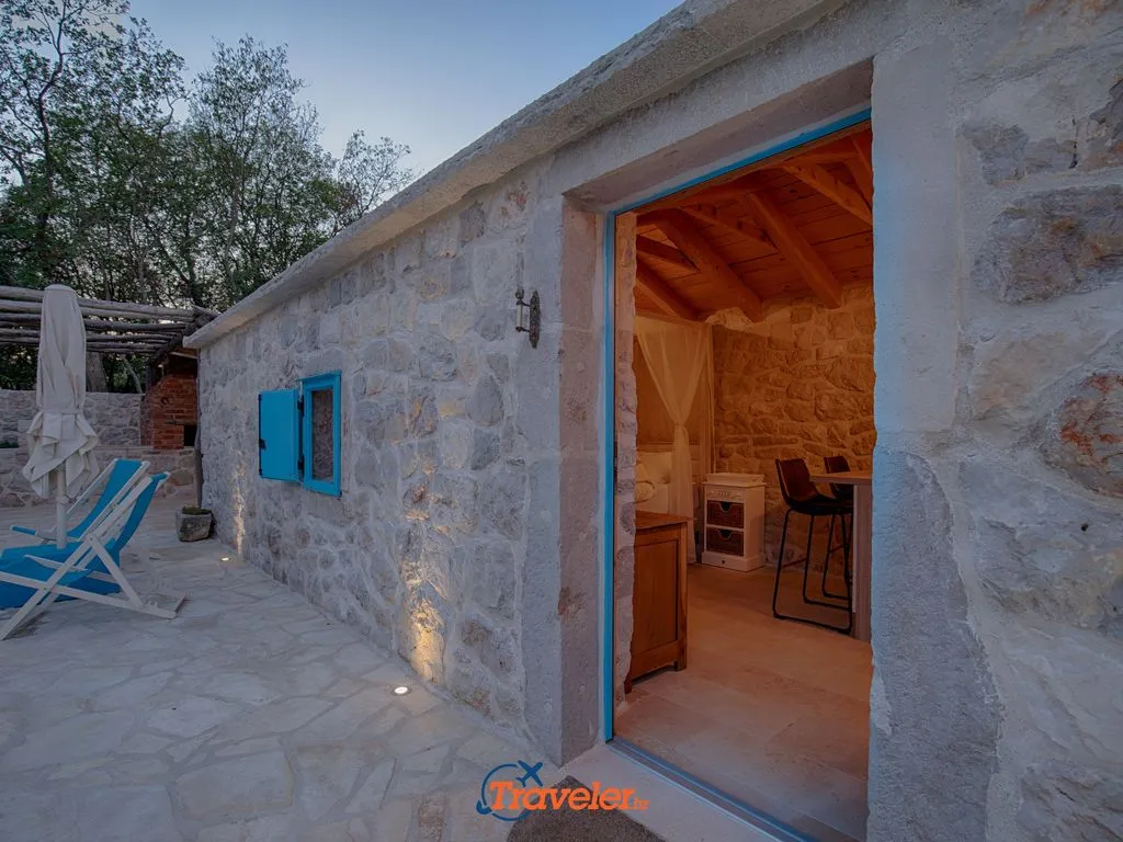 Renovated House with Private Pool in Gabonjin