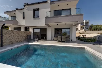 Semi-Detached House in Risika for Up to 6 Guests