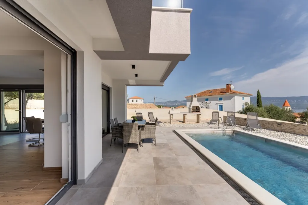 Semi-Detached House in Risika for Up to 6 Guests