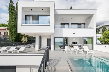 Modern Villa in Dramalj for up to 8 Guests