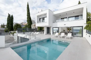 Modern Villa in Dramalj for up to 8 Guests