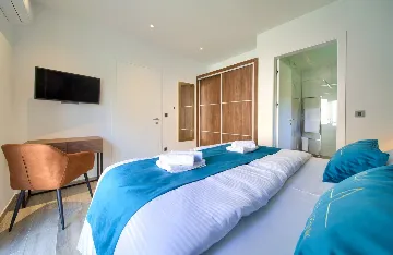 Villa in Vrbnik with Sea-View Infinity Pool