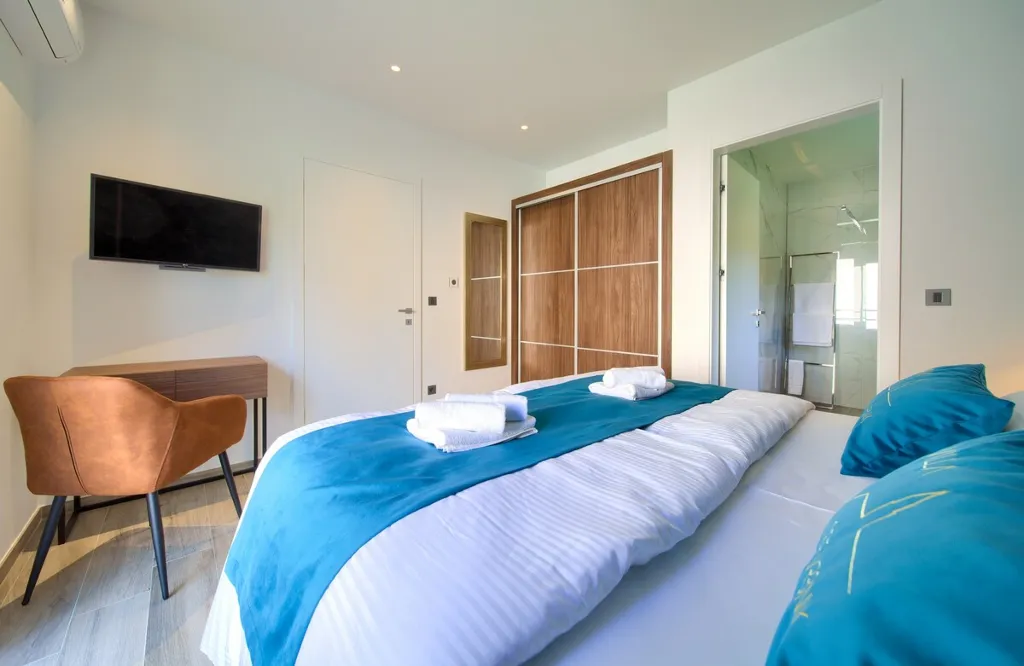 Villa in Vrbnik with Sea-View Infinity Pool