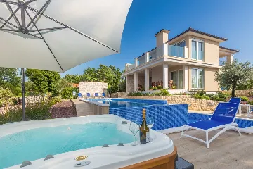 Modern House with Pool for 10 Guests in Ljutići