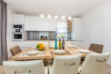 Modern House with Pool for 10 Guests in Ljutići