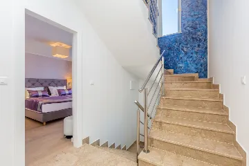 Modern House with Pool for 10 Guests in Ljutići