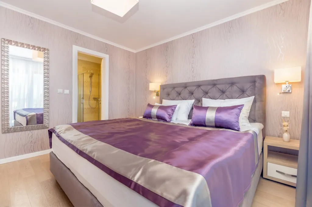 Modern House with Pool for 10 Guests in Ljutići