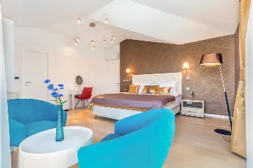 Modern House with Pool for 10 Guests in Ljutići