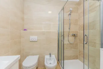 Modern House with Pool for 10 Guests in Ljutići