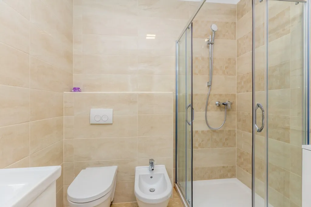 Modern House with Pool for 10 Guests in Ljutići