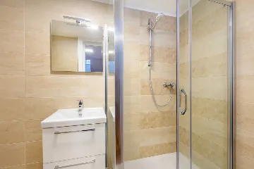 Modern House with Pool for 10 Guests in Ljutići