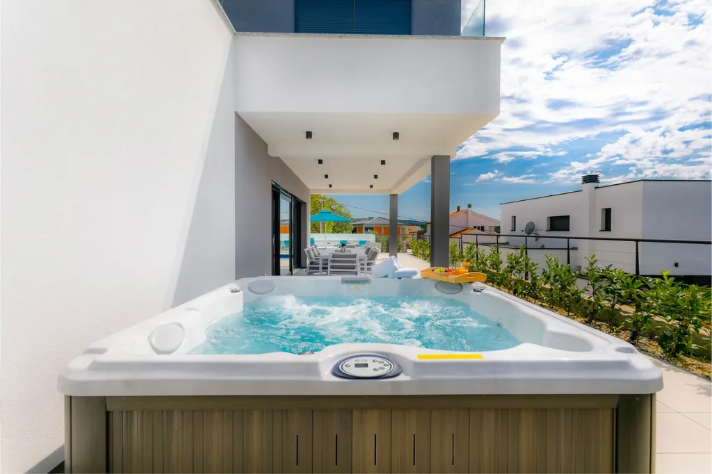 4-Bedroom Villa with Pool & Sea View in Kremenići