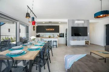 4-Bedroom Villa with Pool & Sea View in Kremenići